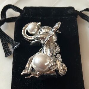 Silver Elephant Brooch with‎ Pearls